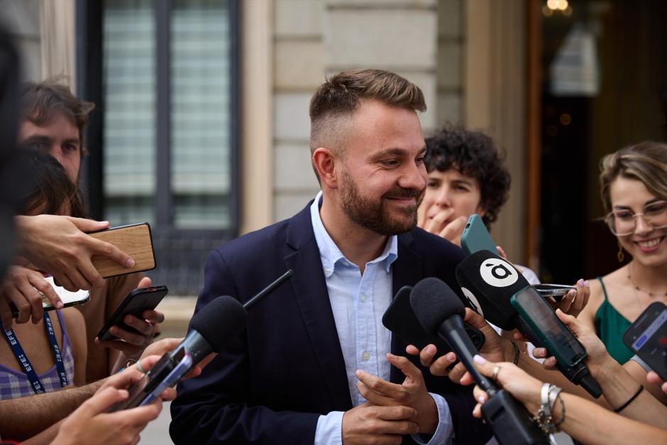 Imagen del diputado de Compromís en el Congreso, explicando las razones por las que se queda en el grupo de Sumar
