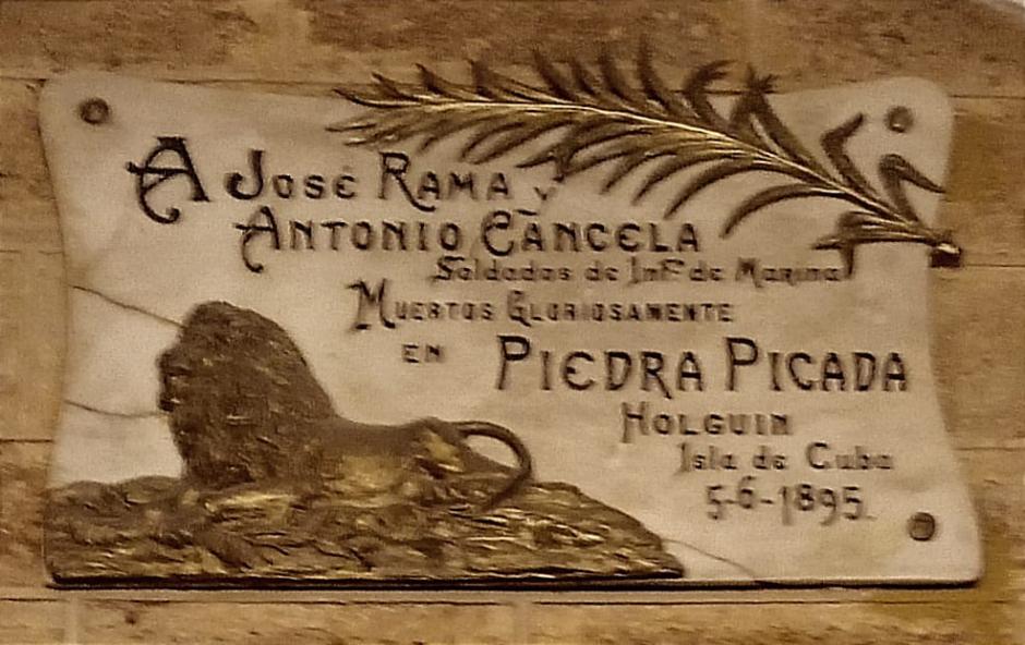 Placa en homenaje a Rama y Cancela