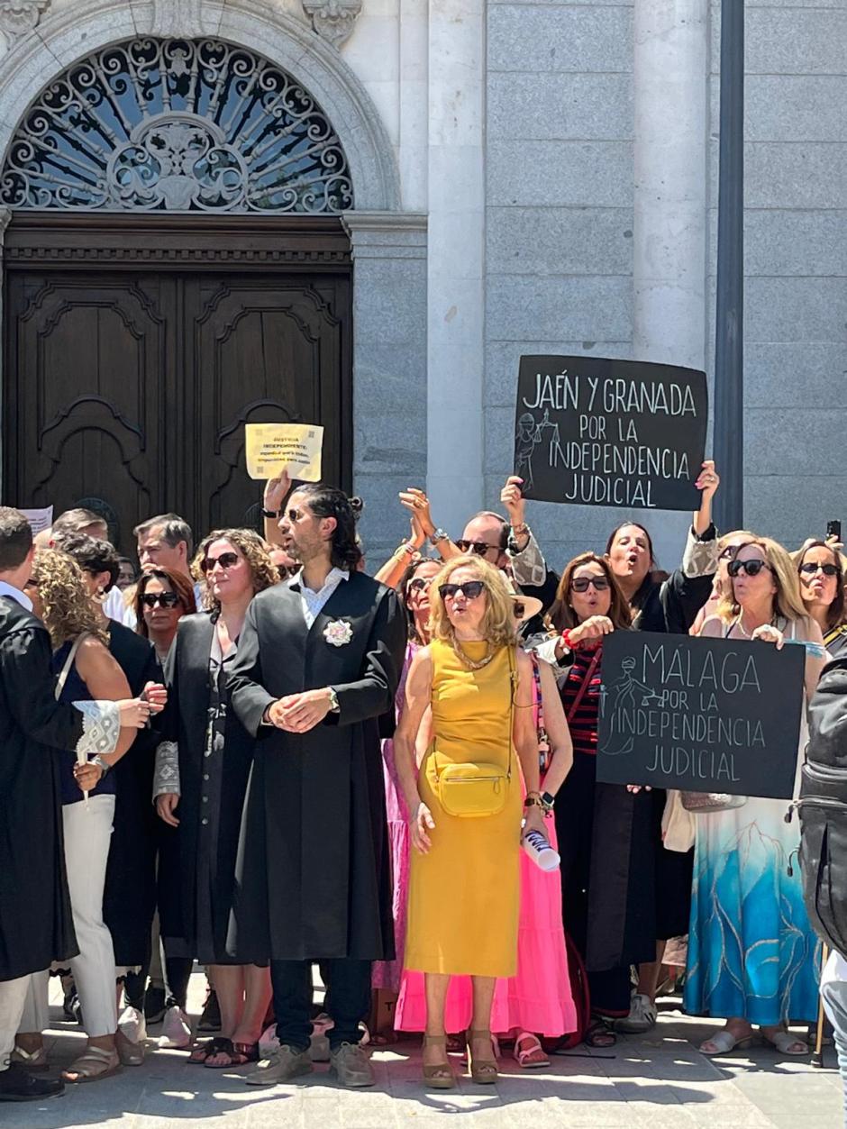 Imagen de la protesta de jueces y fiscales, con consignas por la independencia judicial