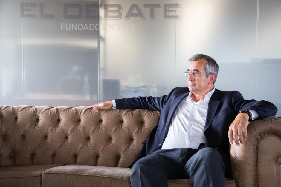 Alberto Ayuso García en su visita a la redacción de El Debate