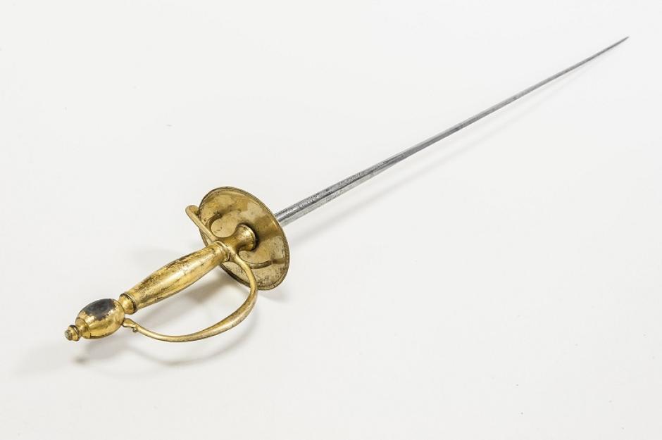 Espada de corte alemana con guarnición de platillo posiblemente de Blas de Lezo