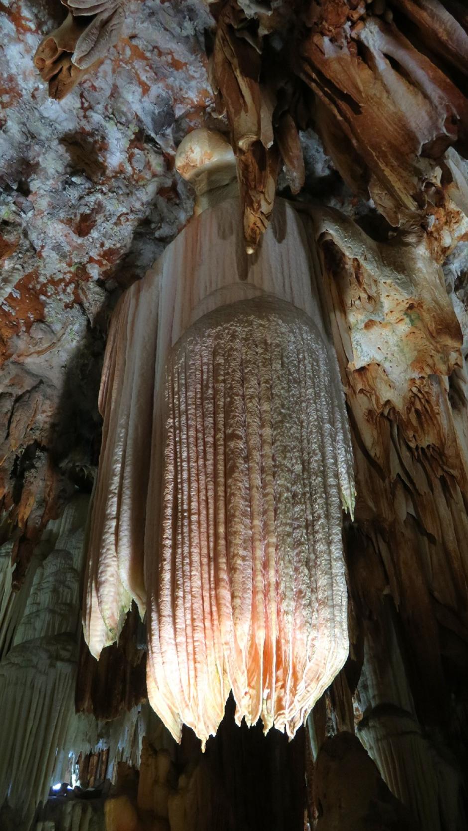 Formación geológica en las Cuevas del Águila