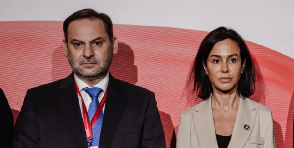 El ex ministro de Transportes, José Luis Ábalos, y la ex presidenta de Adif, Isabel Pardo de Vera