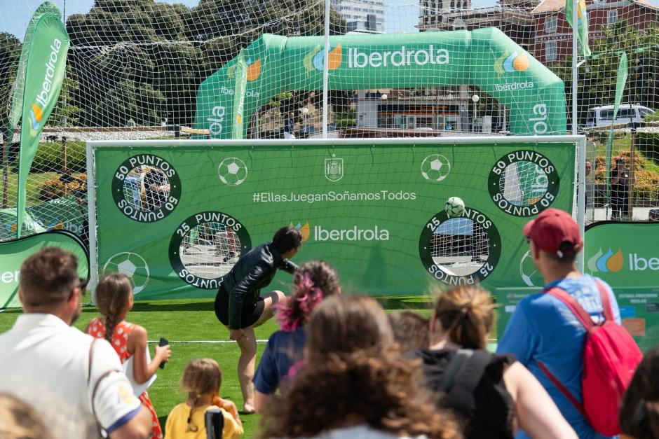 Imagen de la 'Fan Zone' de Iberdrola para apoyar a la selección femenina en Benidorm