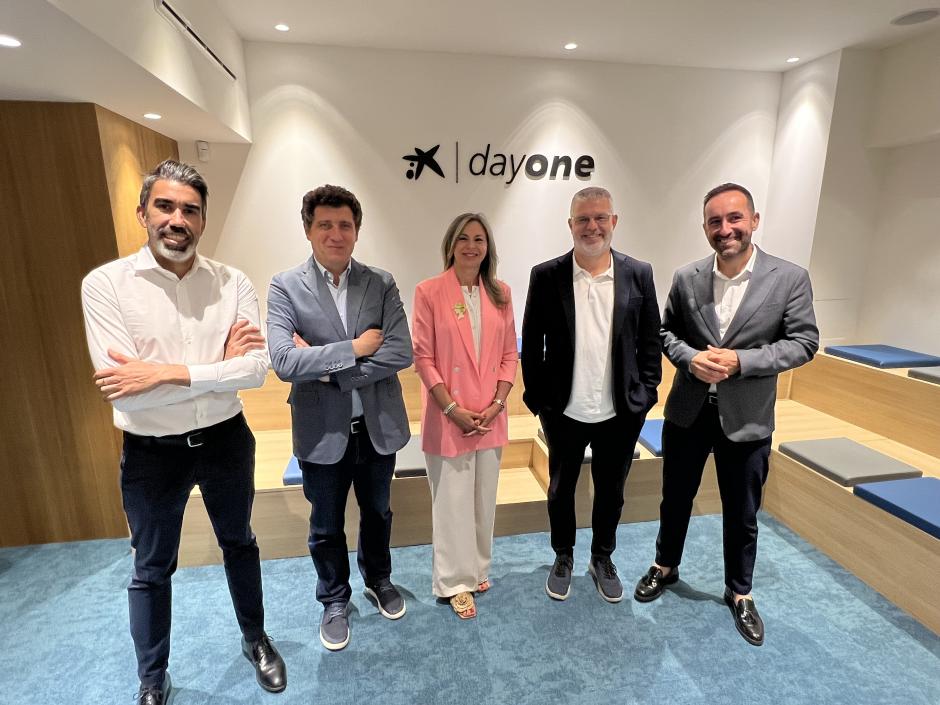 Imagen del acuerdo entre CaixaBank y Startup Valencia para impulsar el ecosistema innovador valenciano