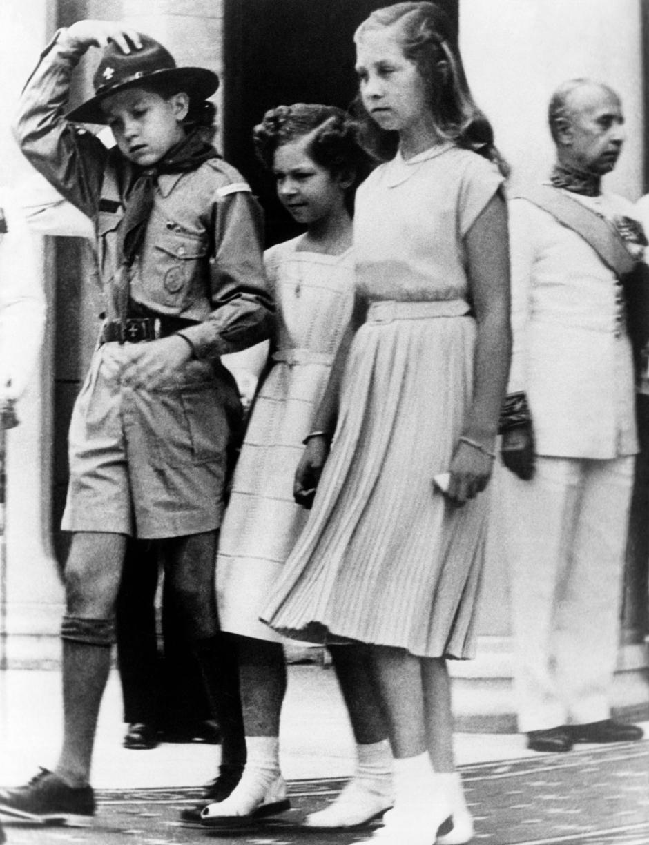 La Princesa Irene de Grecia con sus hermanos Sofía y Constantino