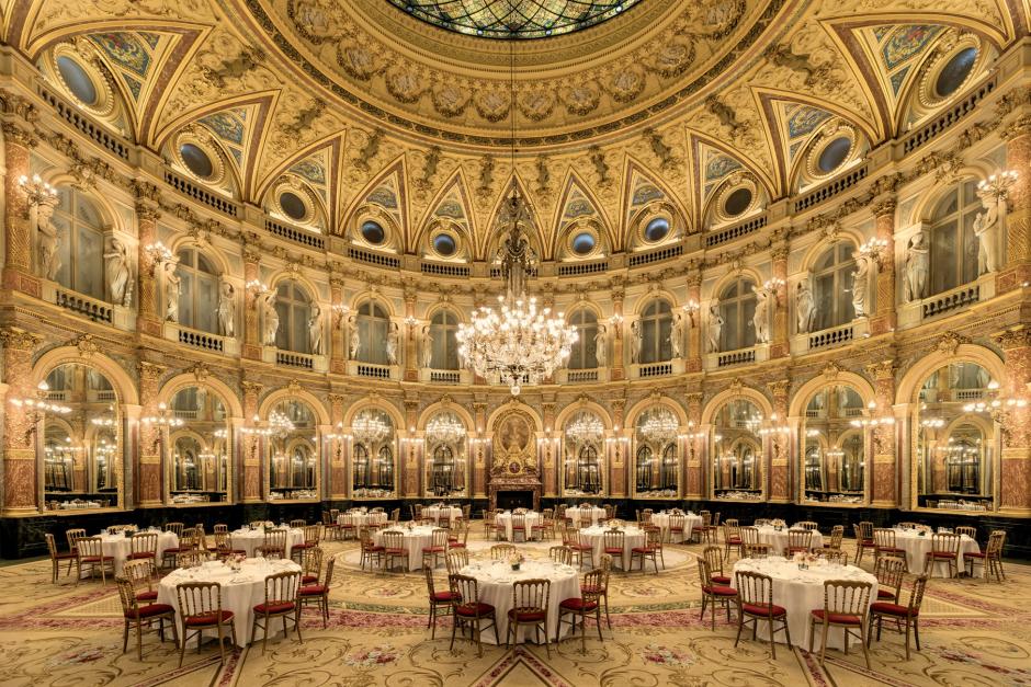 El maravilloso salón del hotel Le Grand donde tuvo lugar la recepción el día que Eugenia de Montijo lo inauguró.