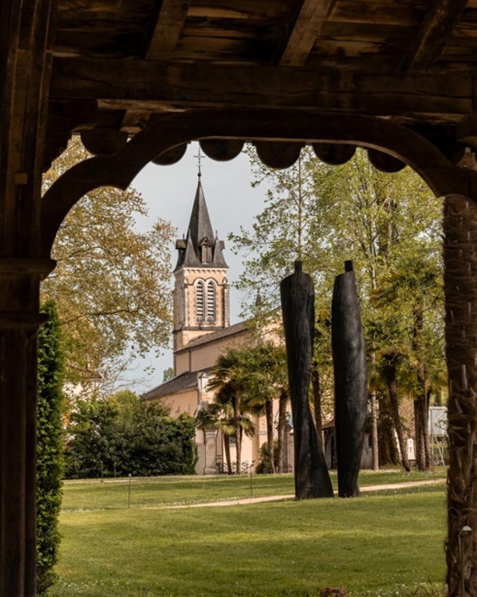 Esculturas en honor de Eugenia y Christine, las dos mujeres que inspiraron este lugar.