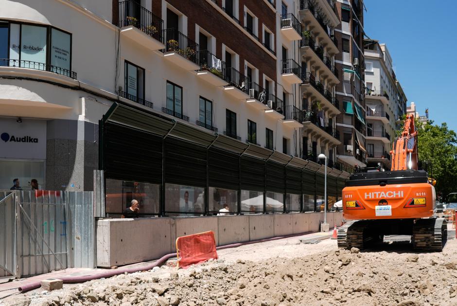 Pantallas traslúcidas y antirruidos de ampliación de la Línea 11
