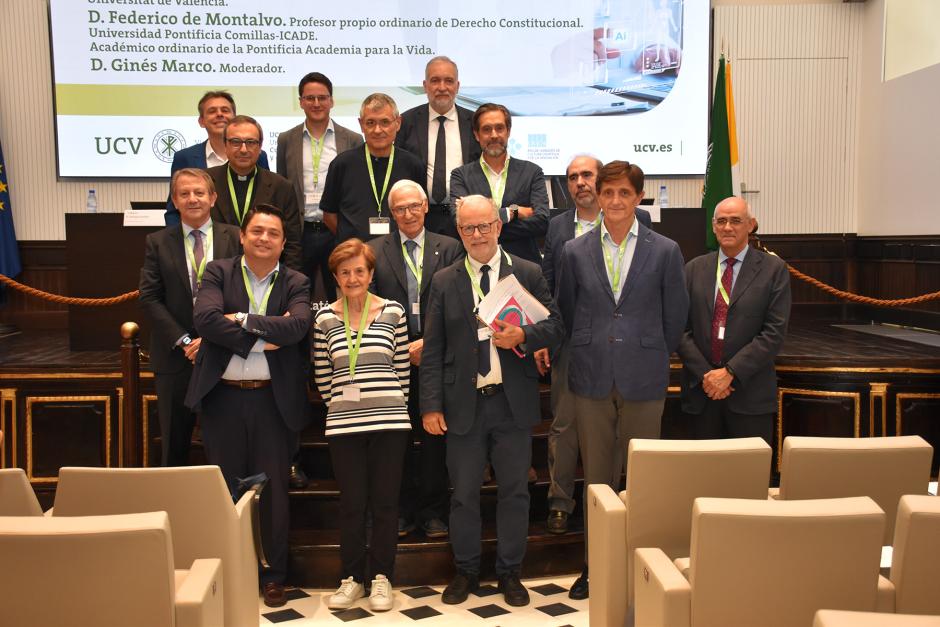 Imagen grupal de todos los ponentes