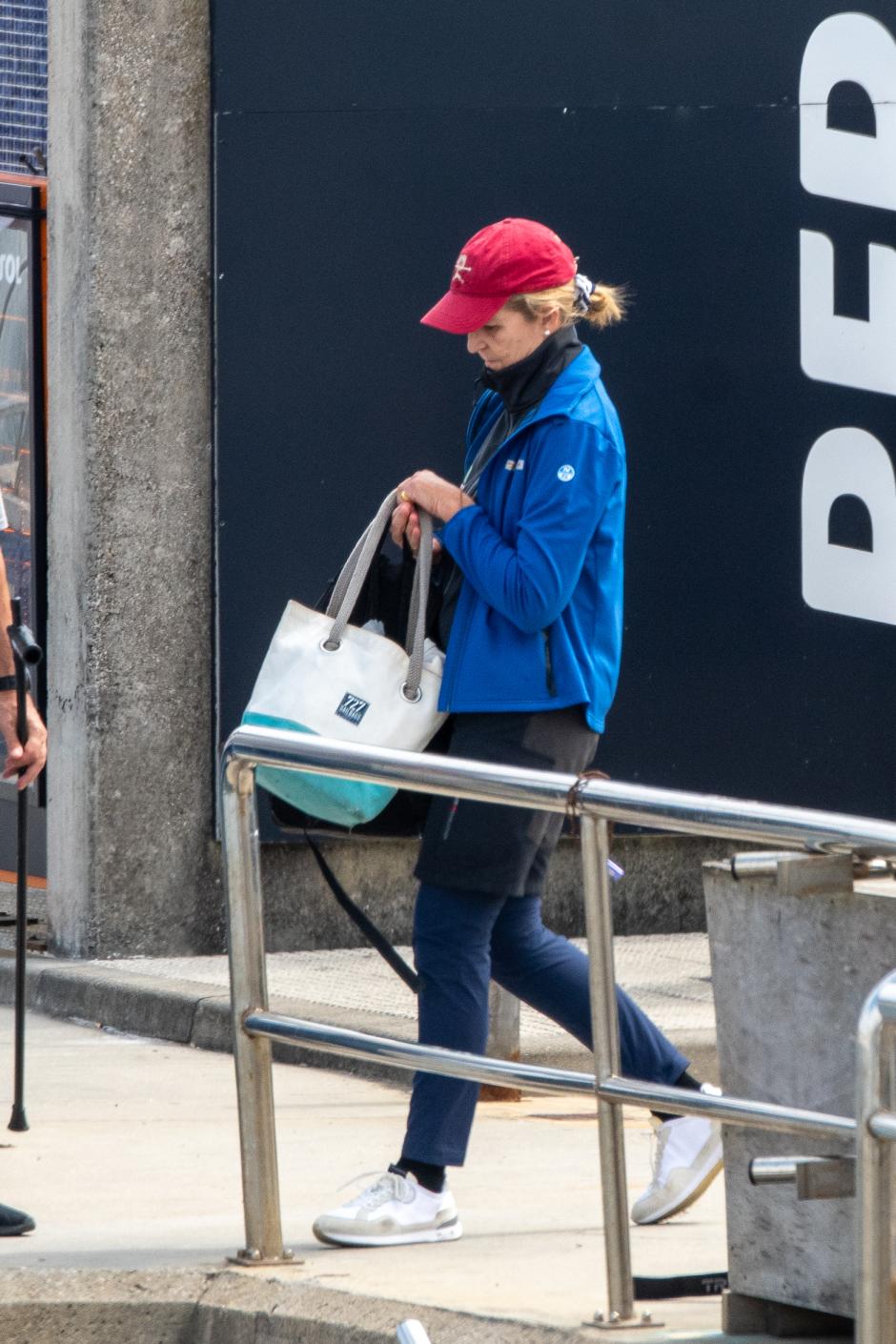 La Infanta Elena, a su llegada al puerto deportivo