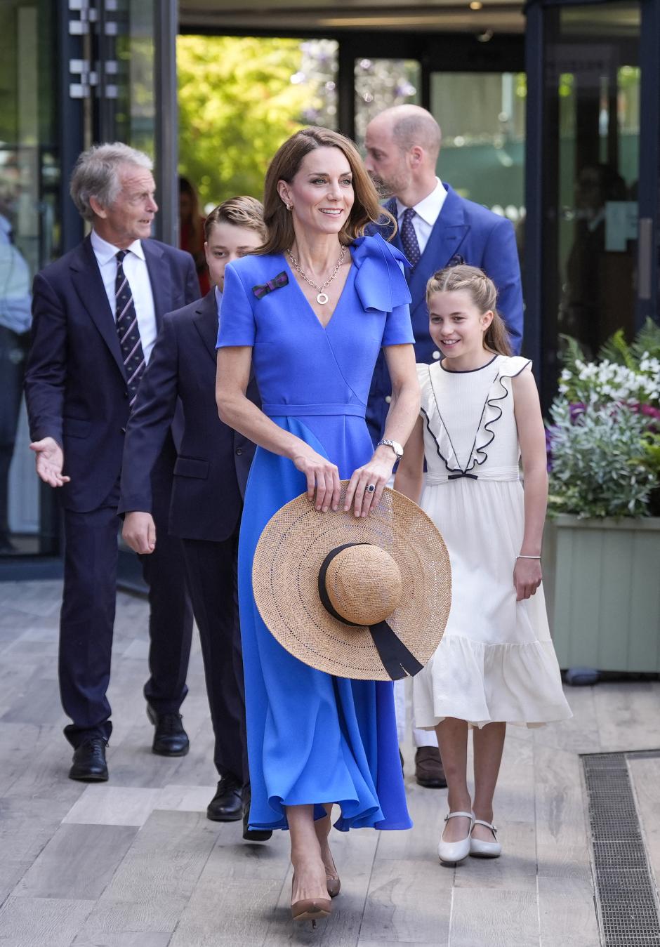 La Princesa de Gales, con su hija