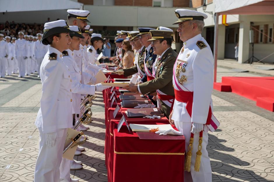 Acto de entrega de Reales Despachos a los nuevos oficiales y suboficiales de los Cuerpos Comunes de la Academia Central de la Defensa