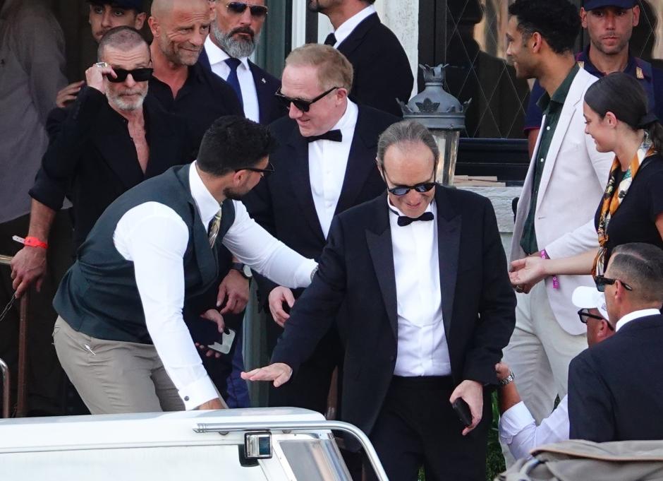 BGUK_3284657 - Venice, ITALY  Francois Pinault and Xavier Niel leaving the hotel ahead of Jeff Bezos and Lauren Sanchez wedding.

Pictured: Francois Pinault and Xavier Niel

BACKGRID UK 27 JUNE 2025 

BYLINE MUST READ: COBRA TEAM / BACKGRID

UK: +44 208 344 2007 / uksales@backgrid.com

USA: +1 310 798 9111 / usasales@backgrid.com

*Pictures Containing Children Please Pixelate Face Prior To Publication* *** Local Caption *** .