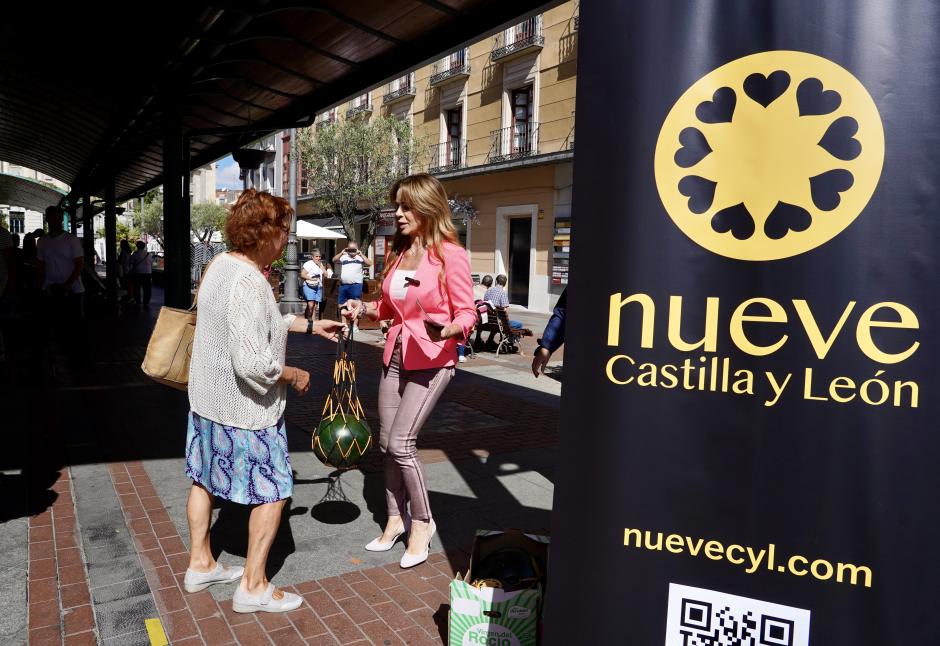 Silvia Clemente presenta la nueva formación política Nueve Castilla y León, en la plaza de España de Valladolid