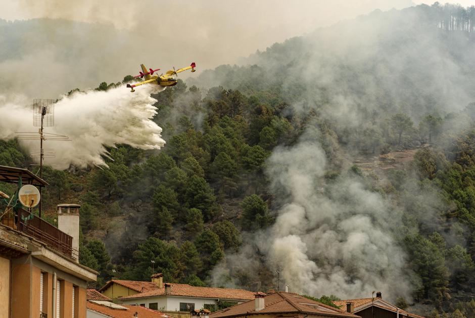 Incendio que se declaró en la noche del lunes en el Barranco de las Cinco Villas, Ávila