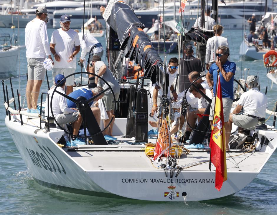 El Rey Felipe a bordo del Aifos