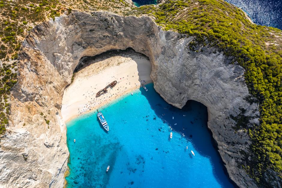 Vista aérea de Shipwreck Beach (la playa del naufragio).