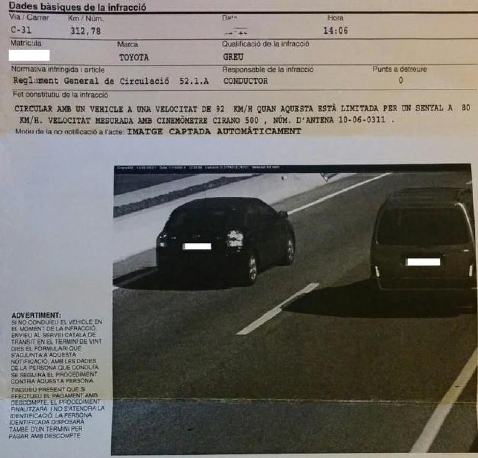 En este caso la clave es circular en paralelo a otro coche que nos tape