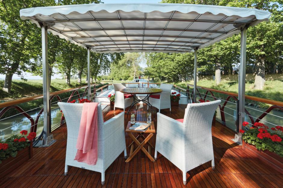 Cubierta superior de una barcaza de Belmond.