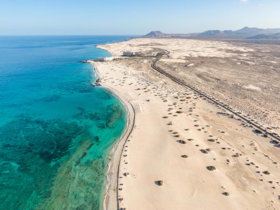 Vista aérea del Parque Natural de las Dunas de Corralejo.
