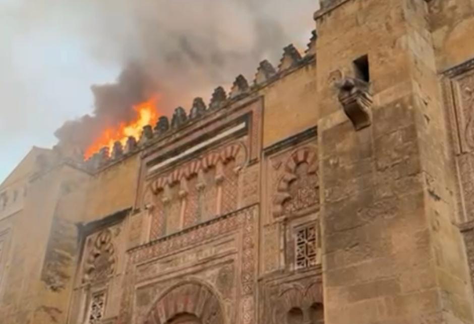 Incendio en la Mezquita Catedral de Córdoba