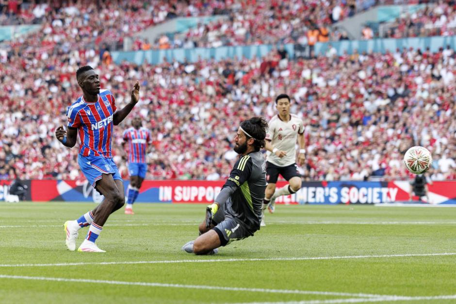 Ismaila Sarr marcando el empate a dos