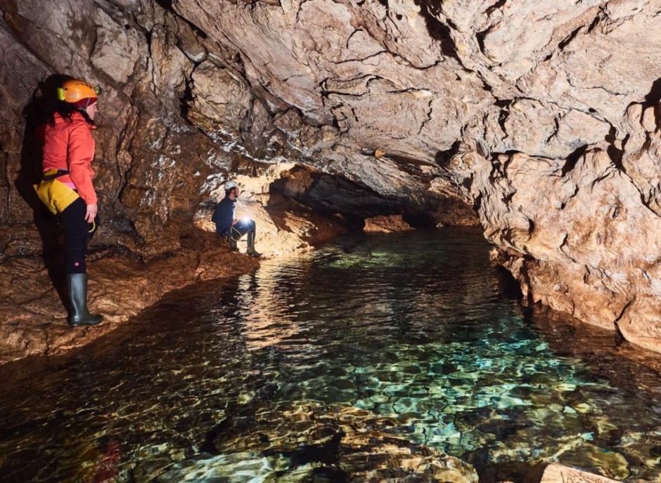 Espeleología 'Chorros' del río Mundo