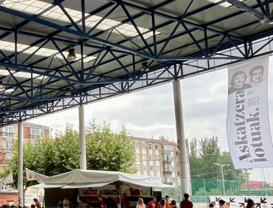 Lona en el recinto festivo de Berriozar (Navarra)