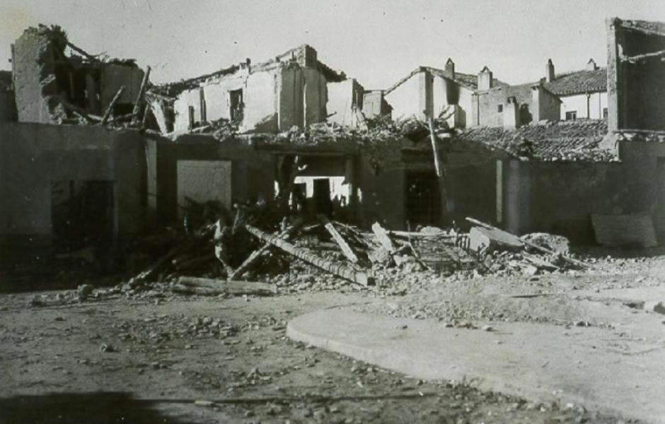 Casas destruidas tras un bombardeo de la Guerra Civil