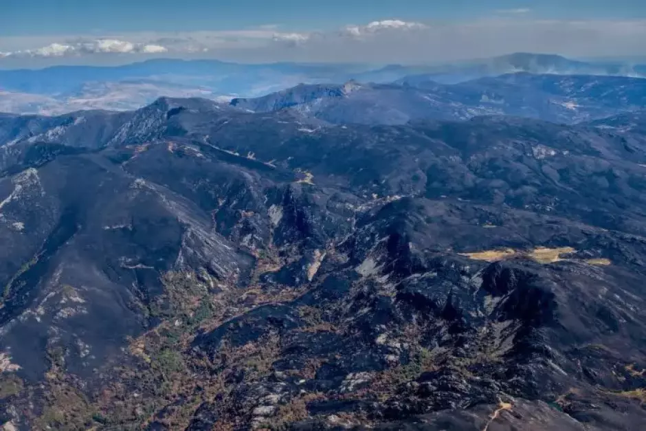 Vistas aéreas de los incendios en Castilla y León