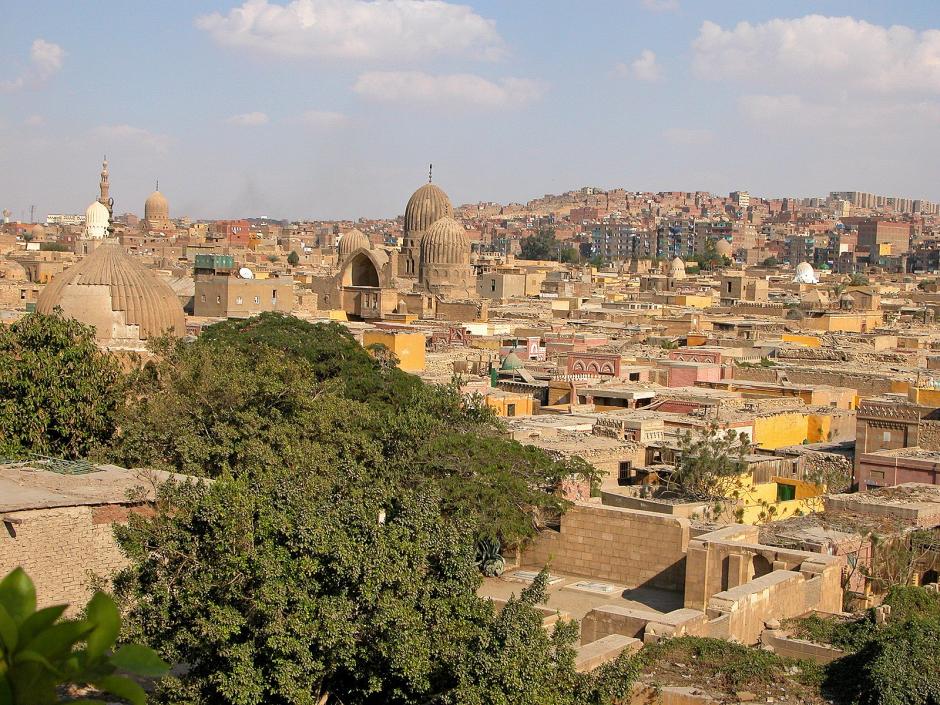La Ciudad de los Muertos, en El Cairo, que la Reina visitará el jueves