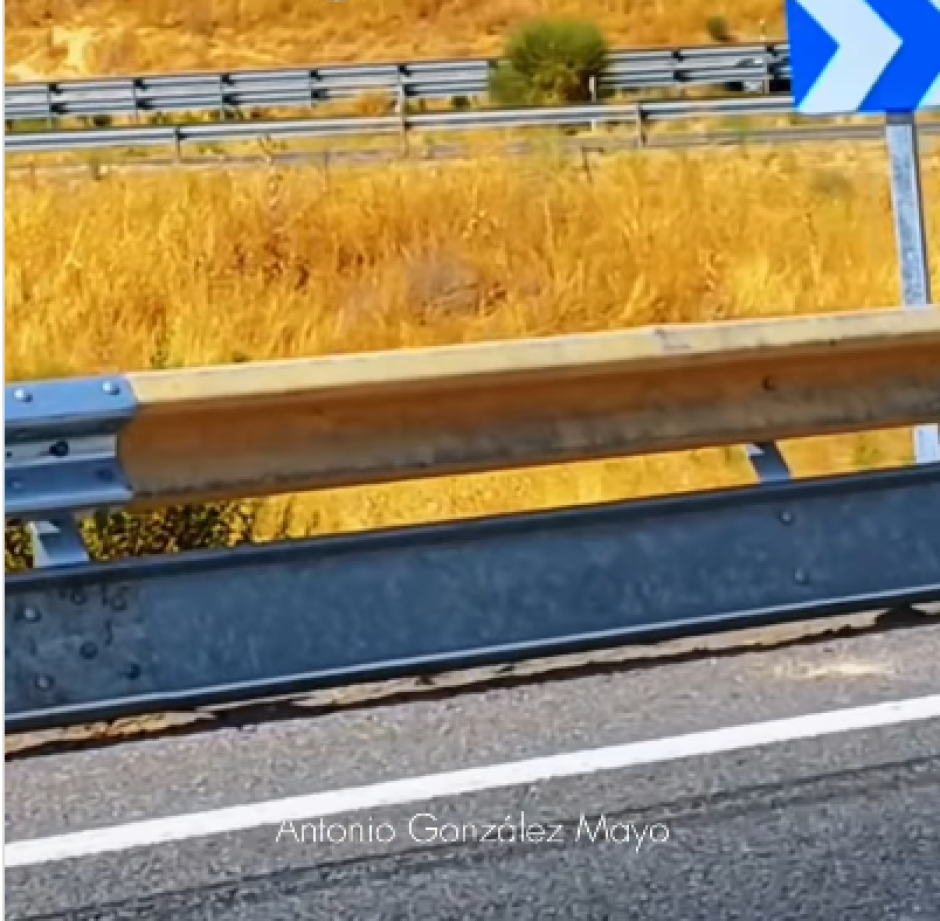 Los guardarraíles se cambian constantemente por los golpes