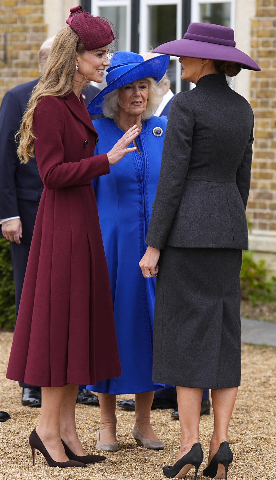 Camilla  y la Princesa de gales charlan con Melania Trump