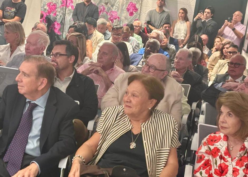 Antonio Ledezma en la presentación de su libro "Operación Guacamaya y el retorno de los desterrados