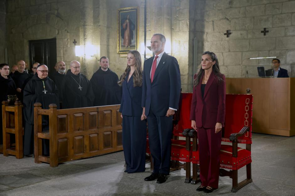 Los Reyes y la Princesa Leonor, en el homenaje a los Reyes de Navarra