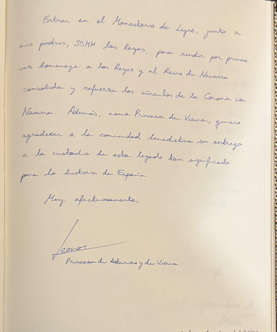 Firma en el Libro de Honor de Leyre de la Princesa de Asturias y de Viana