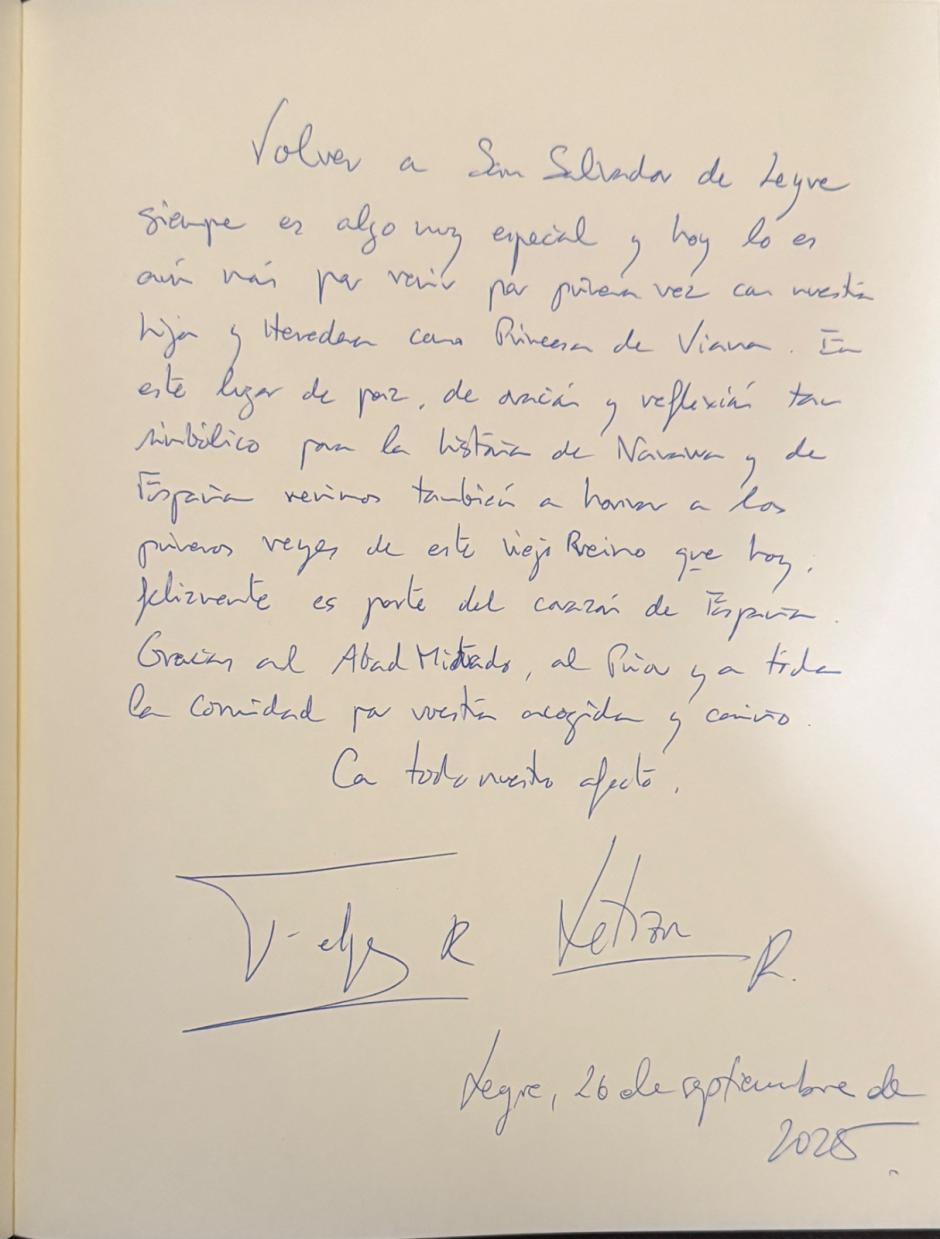 Dedicatoria de los Reyes en el Libro de Honor del Monasterio de Leyre