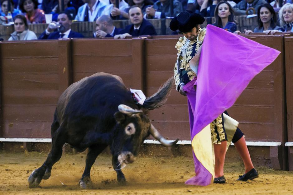 Morante de la Puebla, con el segundo de su lote