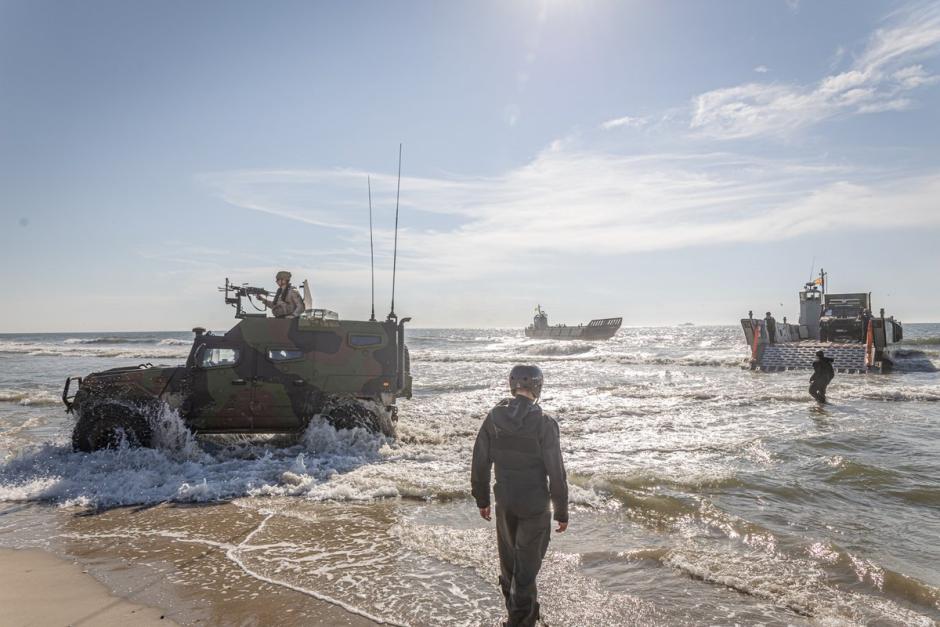 Desembarco de las fuerzas de Infantería de Marina españolas en la costa este de Estados Unidos en colaboración con el Marine Corps y la Marina estadounidenses.