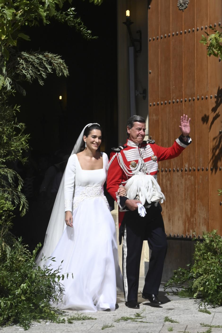 Cayetano Martinez de Irujo y Bárbara Mirjan en su boda este sábado en  Sevilla