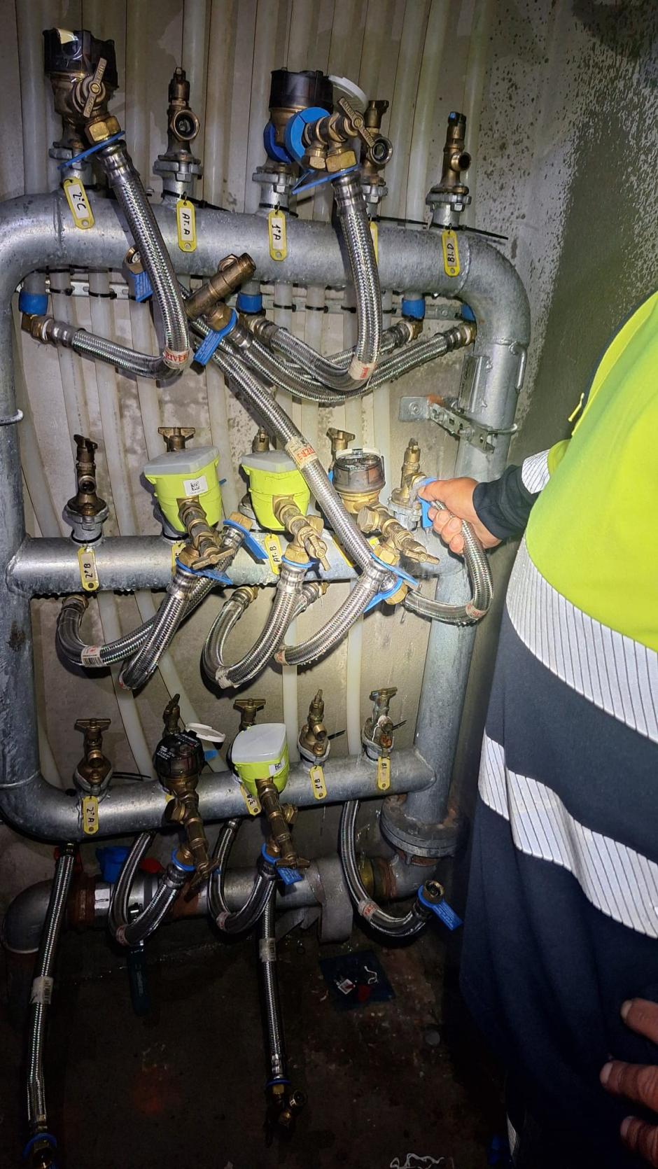 Enganches ilegales en Arroyovereda, Arroyo de la Encomienda (Valladolid)