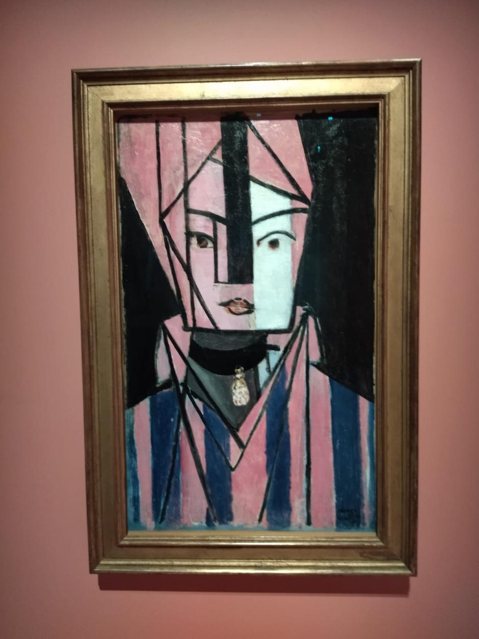 Cabeza blanca y rosa