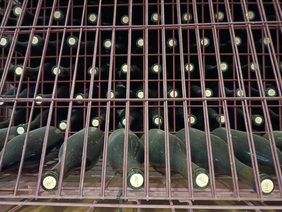 Botellas embotelladas de uno de los caldos DO Ribera del Duero de Dominio de Atauta