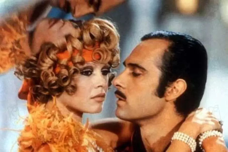 La actriz junto a Lino Ventura en El boulevard del ron