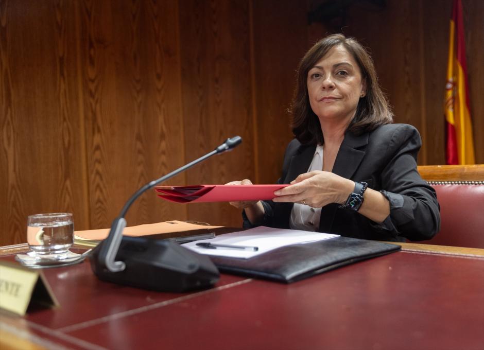 (Foto de ARCHIVO)
La Gerente del Partido Socialista Obrero Español (PSOE), Ana María Fuentes Pacheco, comparece ante la comisión sobre el caso Koldo, en el Senado, a 23 de octubre de 2025, en Madrid (España). Comparece en la Comisión de Investigación sobre los contratos, licencias, concesiones, ayudas y otras operaciones del Gobierno y del sector público, relacionadas con la intermediación de Koldo García Izaguirre y con las demás personas vinculadas a la trama investigada en la Operación Delorme.

Eduardo Parra / Europa Press
23/10/2025