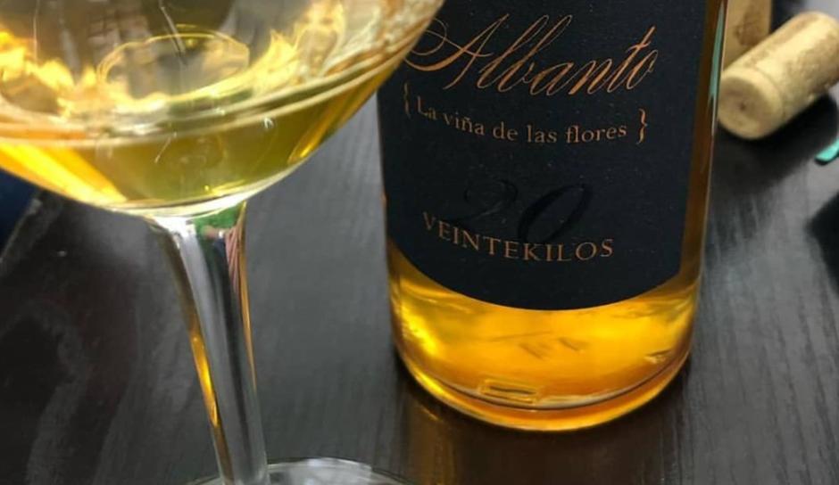Vino Veintekilos de la Bodega Albanto