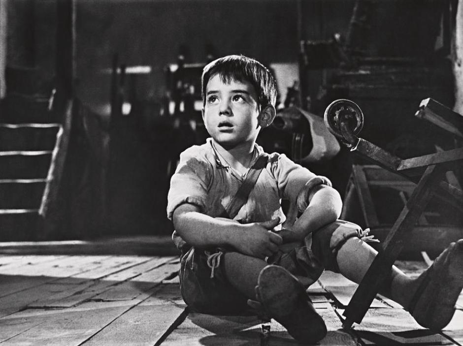 Escena de la película de 1955, "Marcelino, pan y vino"