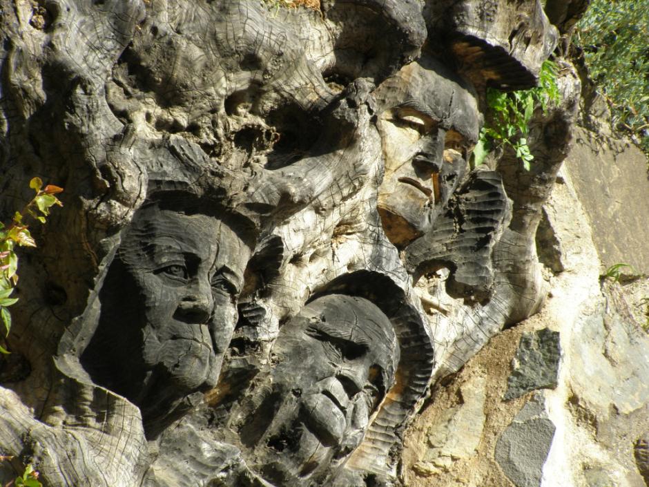 Tronco tallado en Genalguacil