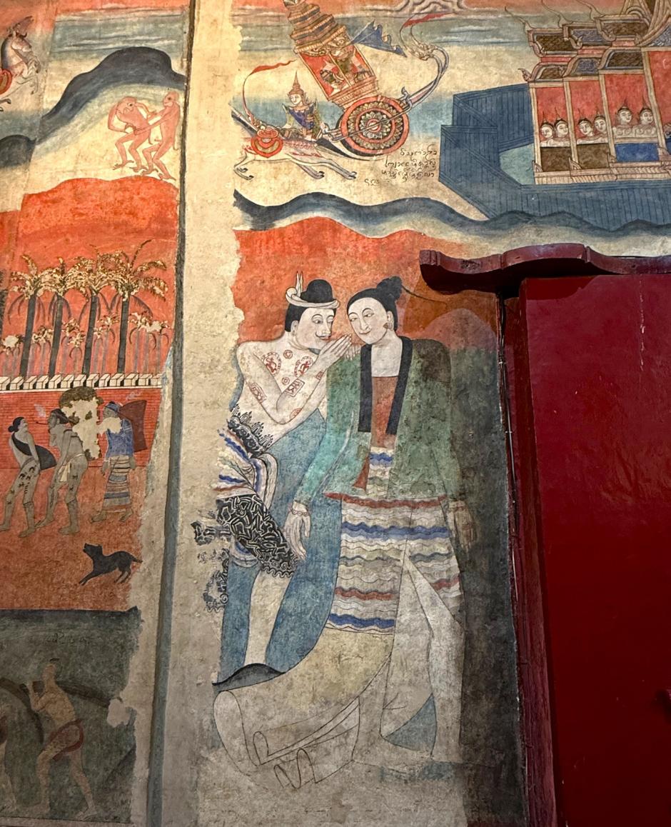 Icónico fresco de "Los amantes susurrantes" en Wat Phumin.